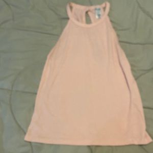 Victoria Sport workout tank w large key hole in the back